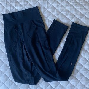 Lulu lemon skinny groove pant navy! Great condition!